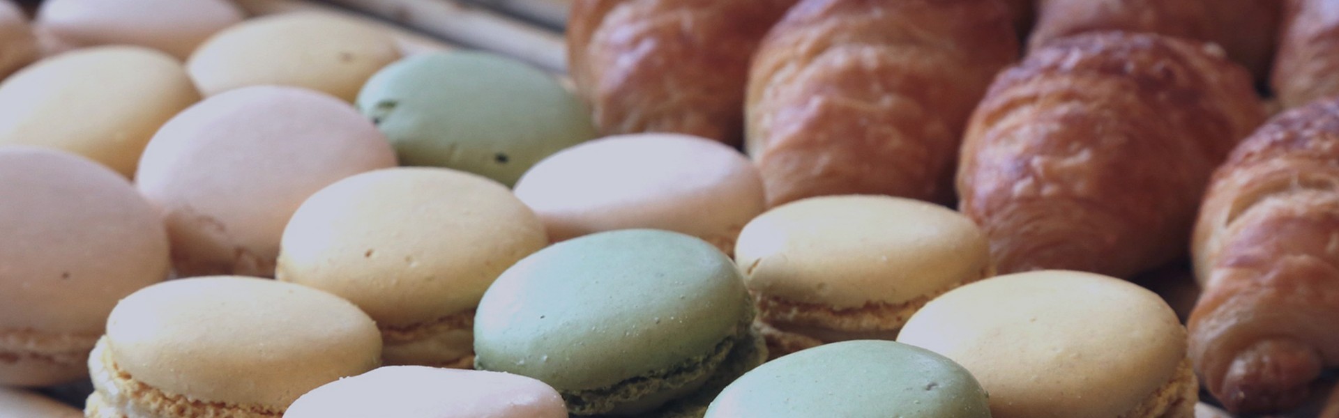 macaroons cooling